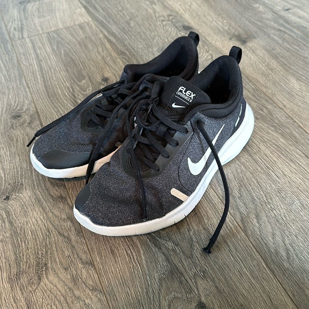Nike Flex Experience 8 Sneakers size 7.5